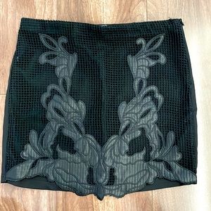 Forever 21 mini Black skirt w Faux Leather Design size S